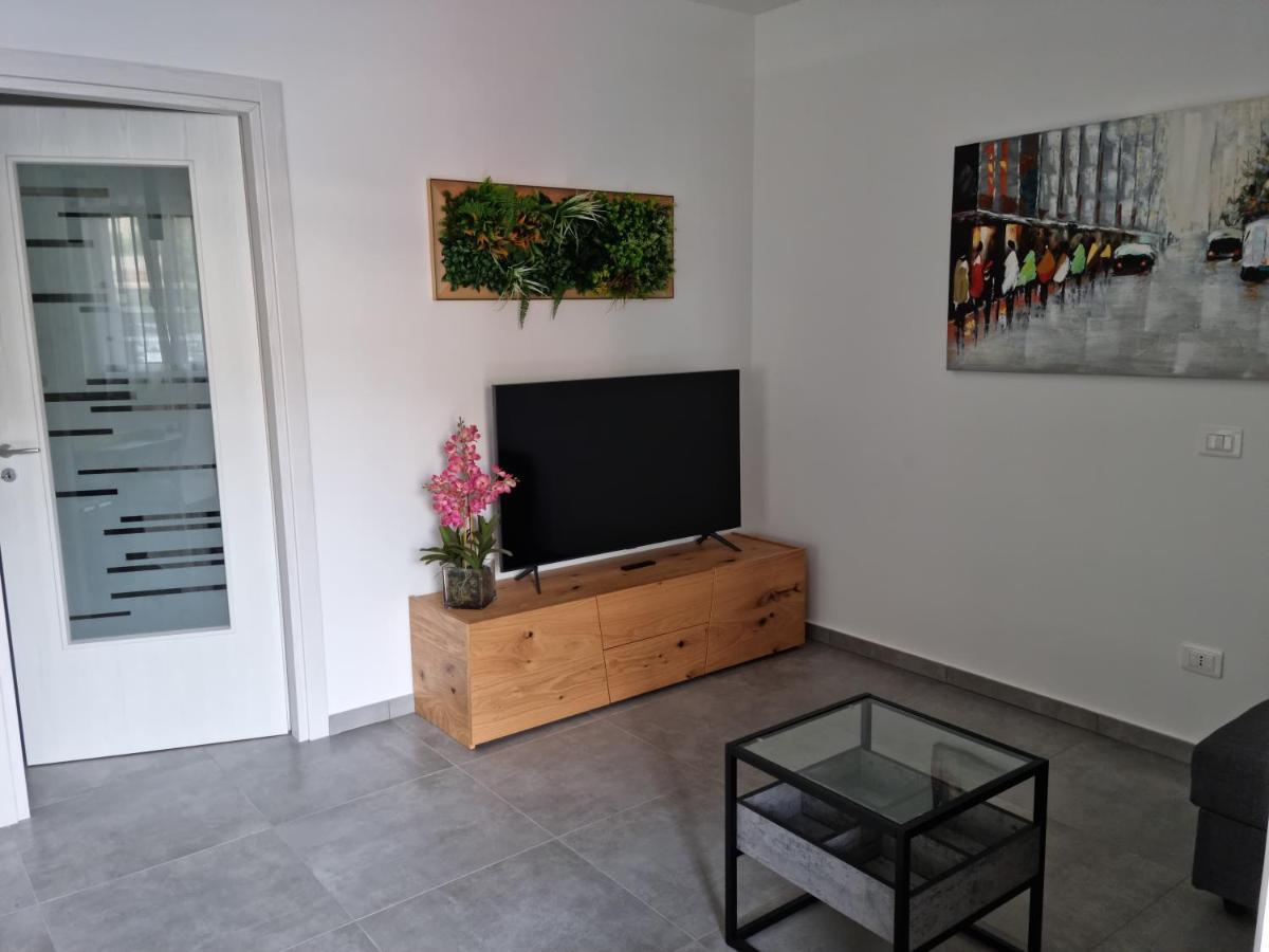 Kd Apartment, Accogliente, Moderno E Spazioso. Castel Di Sangro Extérieur photo